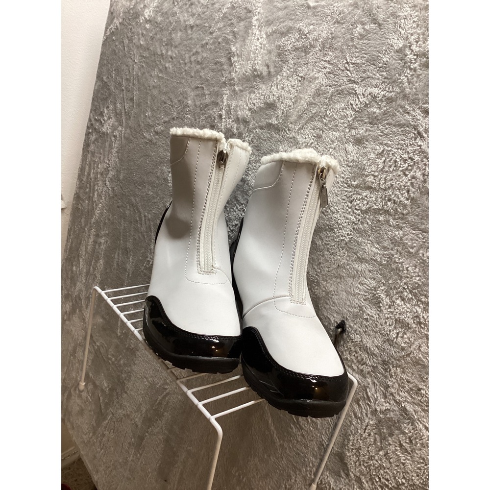 White Black Patent Faux Fur Lined Winter Boots‎ Women's Size 8M - Picture 2 of 6